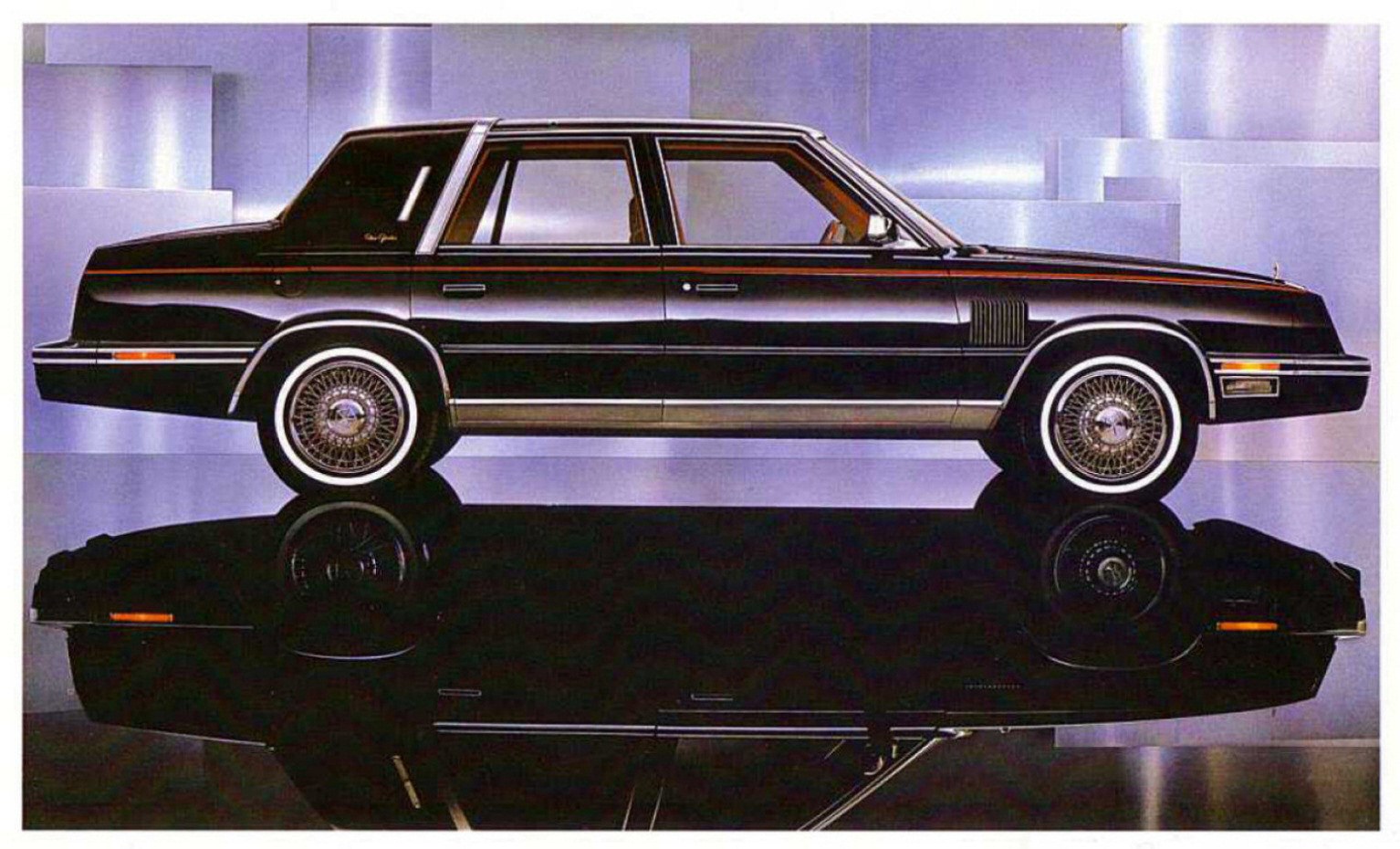 n_1983 Chrysler New Yorker (Cdn)-03-04.jpg